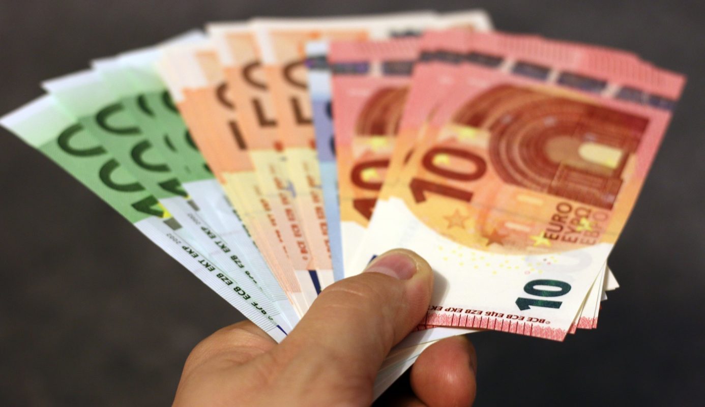 límites pago en efectivo