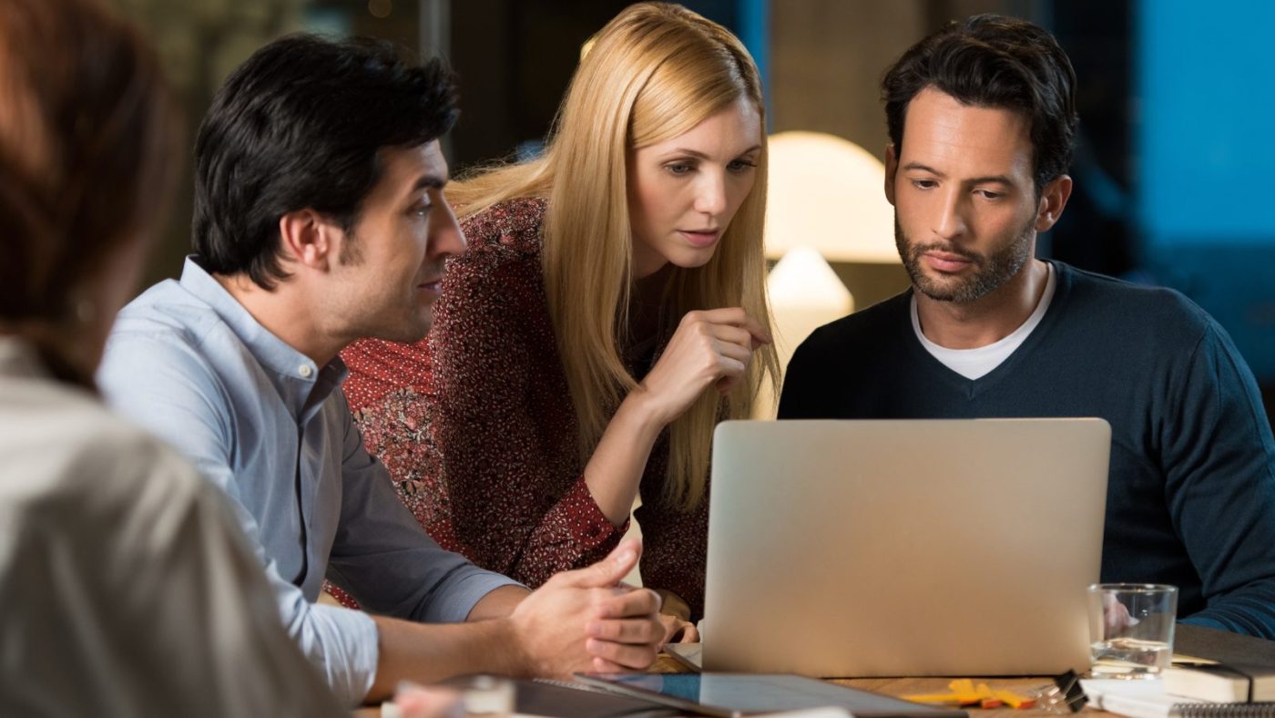 ¿Los insultos en el trabajo empleando canales corporativos son motivo de despido?